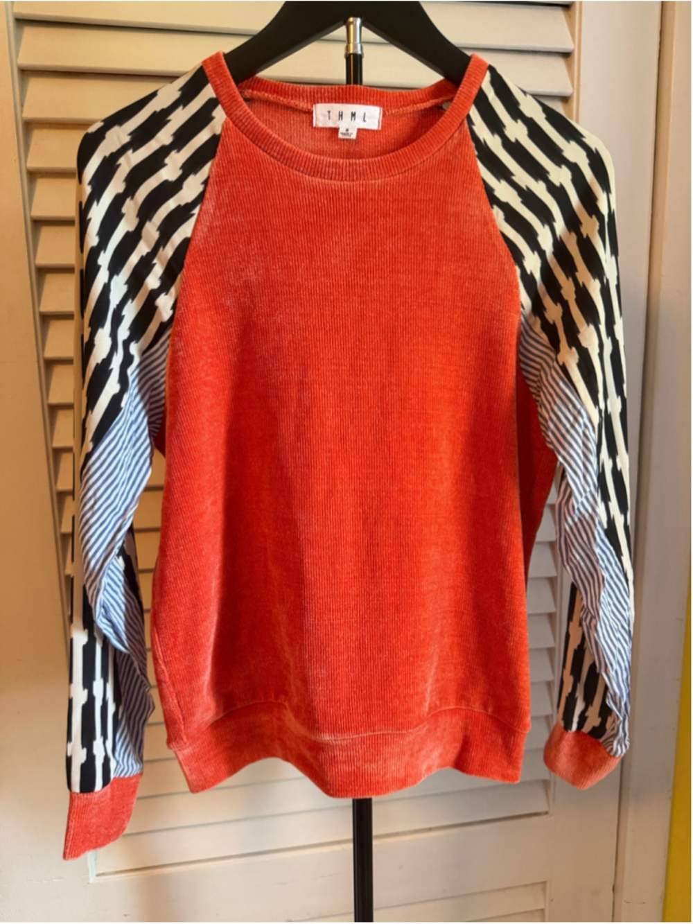 THML Sweatshirt Size S Orange Black Patterned Long Sleeve Pullover